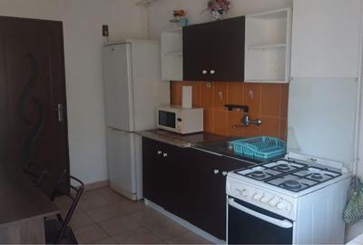 Apartament cu 2 camere decomandat în Micro 20 - 7