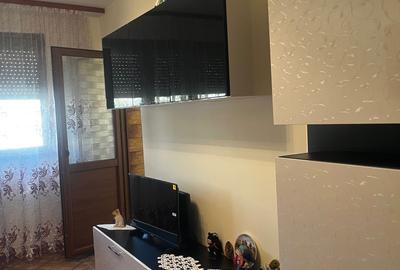 Apartament cu 2 camere decomandat în Micro 13 - 3