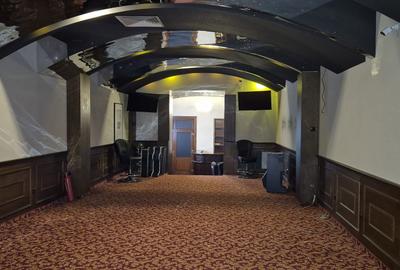 De inchiriat sp.com. 100 mp- P-ta Bolyai -zona Tribunalului - 2