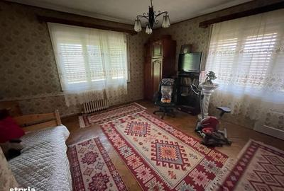 Casă cu 4 camere decomandat cu Teren 100 Mp în 14 Mai - 13
