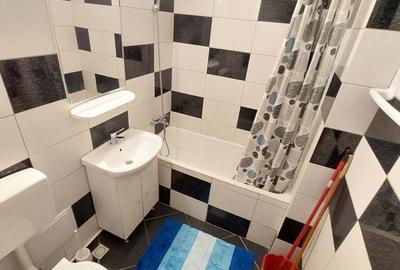 Titan metrou 10 minute mers, Potcoava, foarte curat, 1/4, Intr Badeni - 9