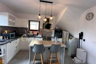 Casă individuală cu 4 camere cu Canalizare în Cristian - 8