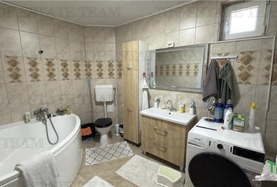 2 Vile de vanzare in zona oras Pantelimon - 9