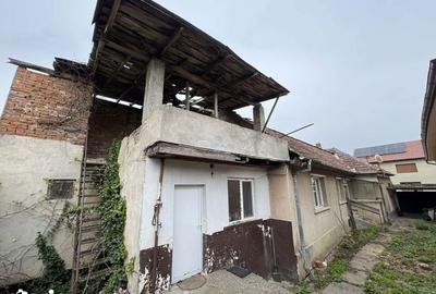 Casă cu 3 camere cu Teren 300 Mp în 14 Mai - 12