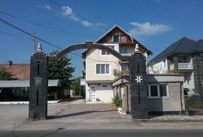 Casă cu 5 camere cu Teren 240 Mp în Bixad - 2