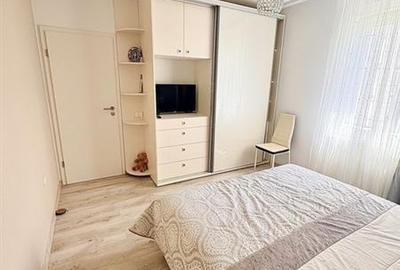 Apartament cu 2 camere decomandat, mobilat în Tractorul - 3