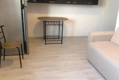 Garsonieră semidecomandată în Titan