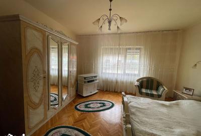 Casă cu 5 camere cu Canalizare în Central - 10