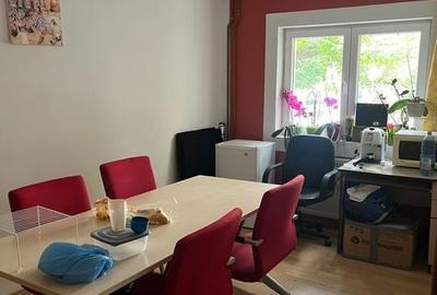 De vânzare - Spațiu comercial 56 mp - Intrare din stradă + casa scarii - 17