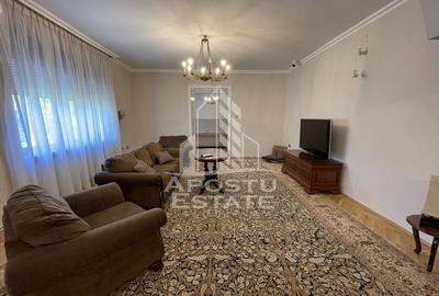 Apartament cu 4 camere circular, mobilat în Medicină