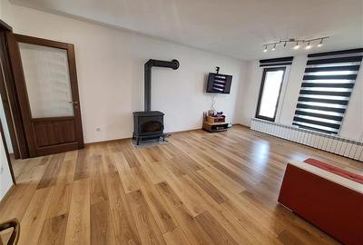 Casă individuală cu 4 camere cu Teren 1000 Mp în 9 Mai - 18