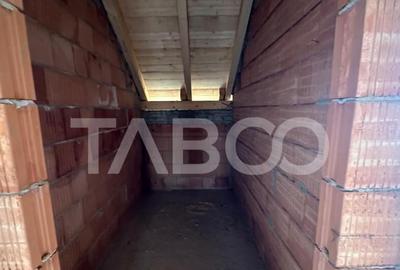 Casa individuala 5 camere curte 500 mp 127 mpu de vanzare Se - 32