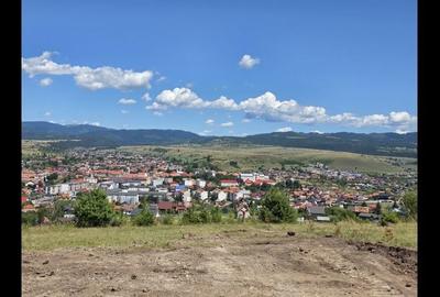 Teren de 1000 mp, în Toplița - 2