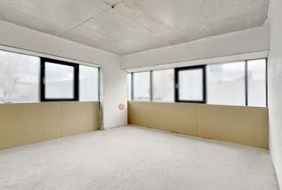 Spațiu comercial, de 106 mp, în Tractorul