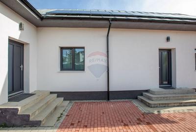 Casa / Vila de vanzare in zona centrala TARGU OCNA - 8