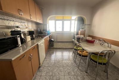 Apartament 3 camere decomandat pivnita zona Vasile Aaron - 10