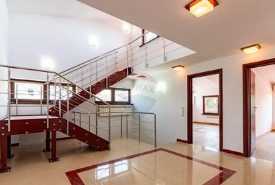 De vanzare cladire multifunc?ionala Calea Ferentari - 16