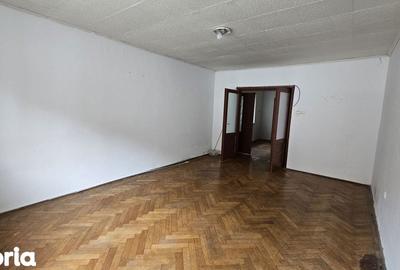 Casă cu 3 camere cu Teren 130 Mp în Central - 18