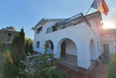 Casă cu 4 camere în Săbăreni - 4