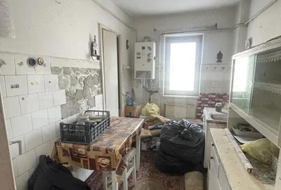 Apartament cu 3 camere semidecomandat în Central - 3