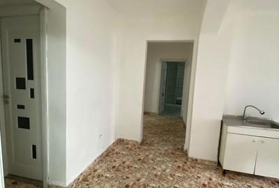 Apartament cu 3 camere decomandat în Mioriței - 18