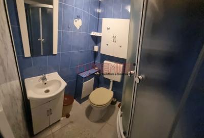 Apartament cu 2 camere decomandat în Apărătorii Patriei