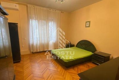 Apartament cu 3 camere decomandat în Dâmbovița