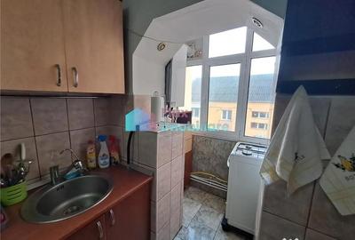 Apartament cu 3 camere decomandat în George Enescu - 8