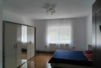 Casă cu 4 camere în Central - 2