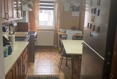 Apartament cu 2 camere decomandat în Km 5 - 9