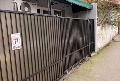 Spațiu comercial, de 40 mp, în Central - 8