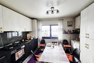 Casa individuala de vanzare cu priveliste frumoasa si garaj - 9