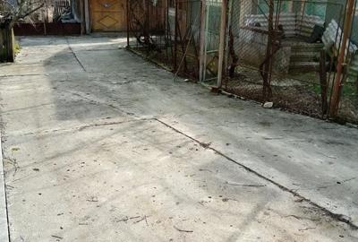 Casă cu 4 camere în Central - 2