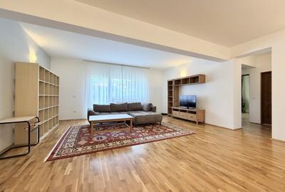 Apartament cu 4 camere semidecomandat, mobilat în Andrei Mureșanu