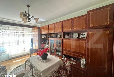 Apartament cu 4 camere decomandat în Micro 16 - 2