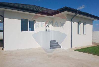 Casă cu 3 camere cu Teren 273 Mp în Crevedia - 6