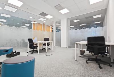 Birouri ce pot fi personalizate pentru 4 persoane in Spaces Campus 6 - 4