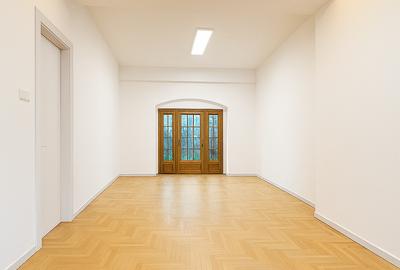 Casă individuală cu 9 camere cu Teren 300 Mp în Primăverii - 2