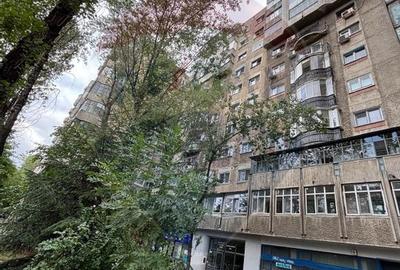 Crangasi - 3 camere, 2 bai, termopan + PVC, balcon inchis, bloc 1988 - 24