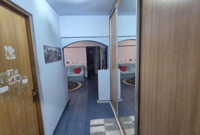 Apartament cu 3 camere semidecomandat în 13 Septembrie - 5