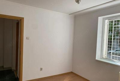 Apartament cu 4 camere decomandat în Central - 2