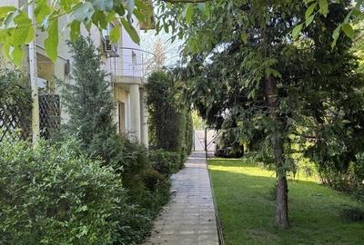 Vila 2005,S+P+E+M,living,dinning,3 dormitoare,3 bai,teren 2090mp,piscina,garaj - 1