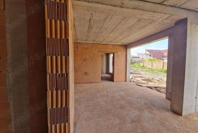 Apartament cu 2 camere decomandat în Est - 2