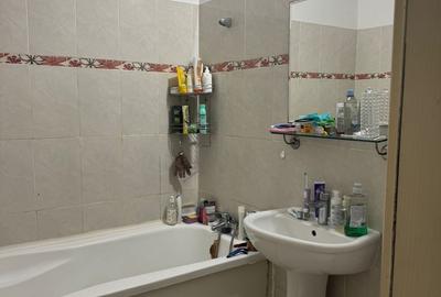 Apartament cu 2 camere semidecomandat în Berceni