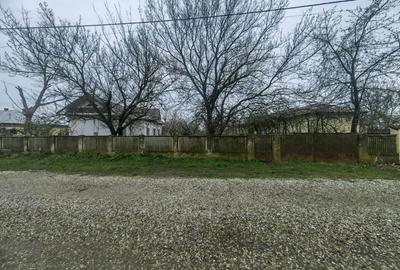 Teren de 3345 mp, în Tia Mare - 3