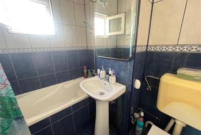 Apartament 3 camere decomandat pivnita zona Vasile Aaron - 4