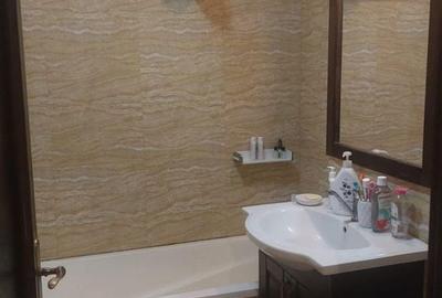 Apartament cu 3 camere decomandat în Hârșova - 3