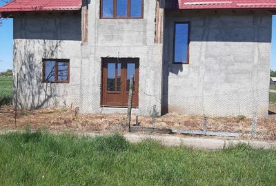 Casă cu Teren 3400 Mp în Ivanda - 2