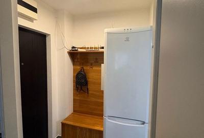 Apartament cu 2 camere semidecomandat, mobilat în Simeria - 4