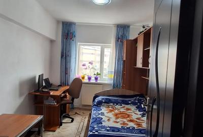 Apartament cu 3 camere decomandat în Central - 1